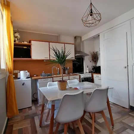 Апартаменты O Bord De L' Eau