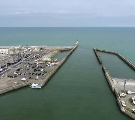 O Bord De L' Eau Ле-Трепор