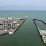 O Bord De L' Eau ル・トレポール